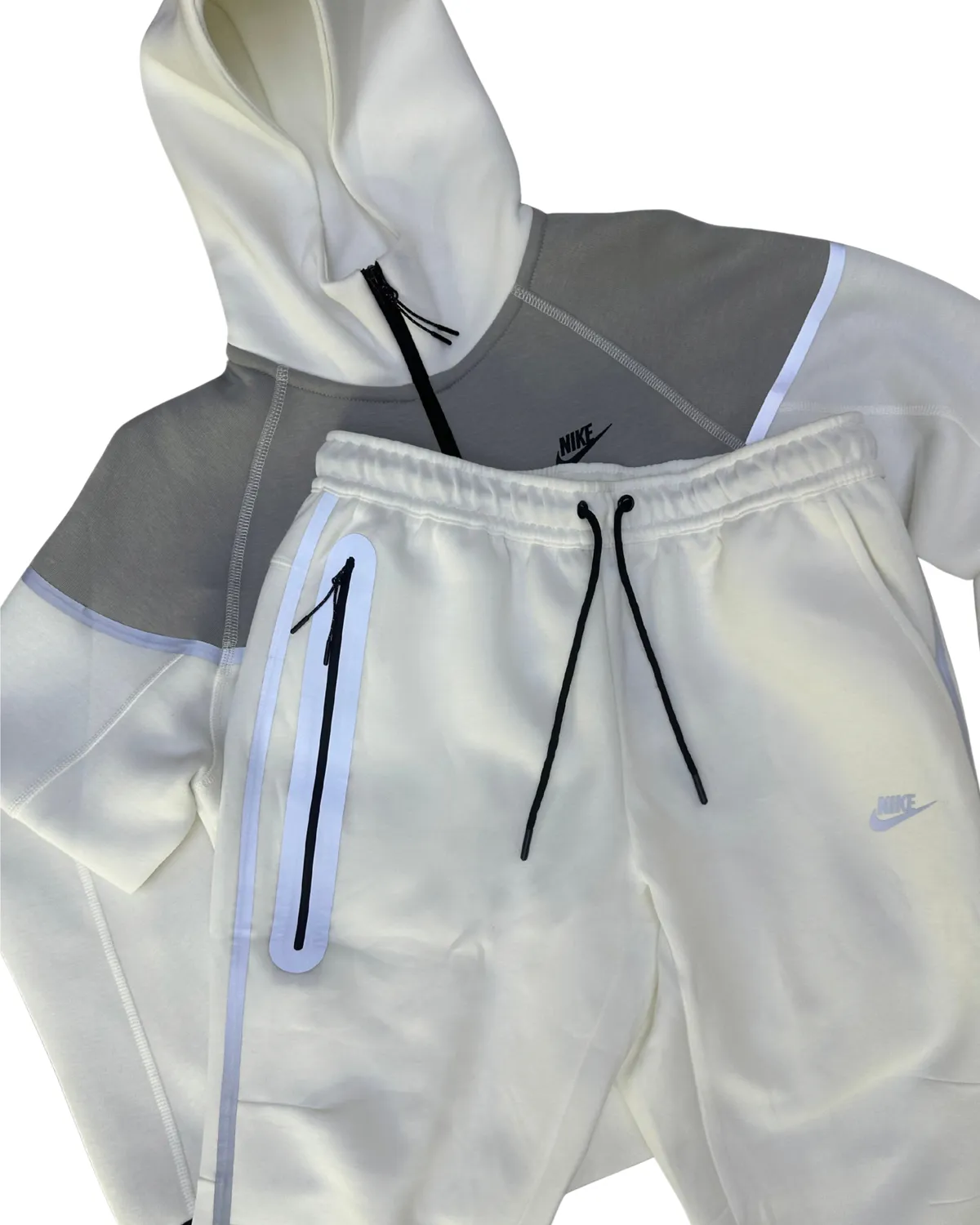 NIKE TECH — vista 3